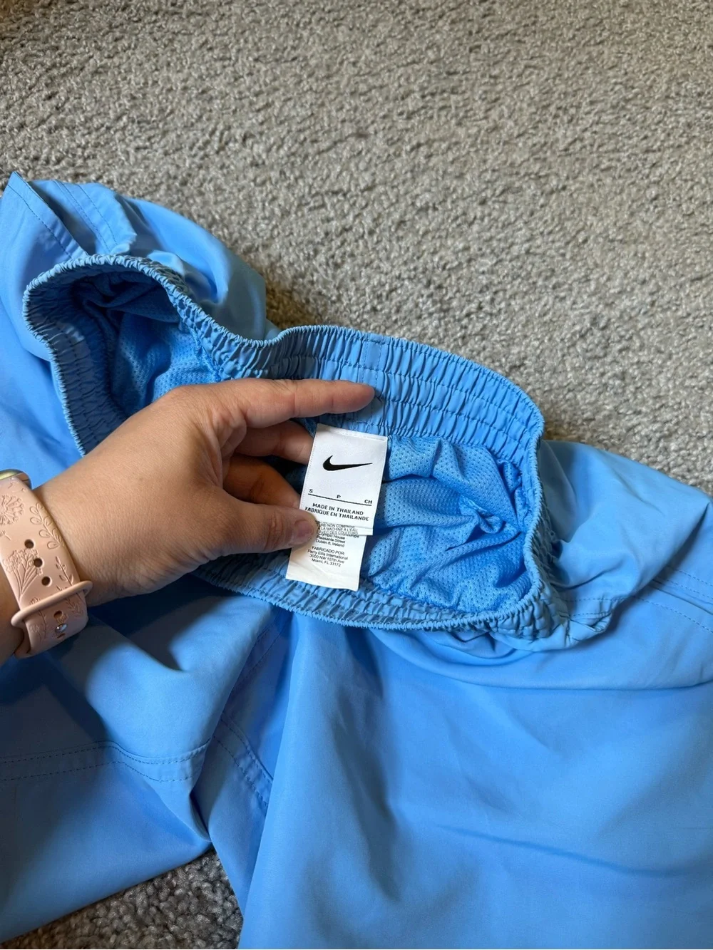 NIKE Checkmark Logo Light Blue Athletic Shorts Size Medium Swim Trunks